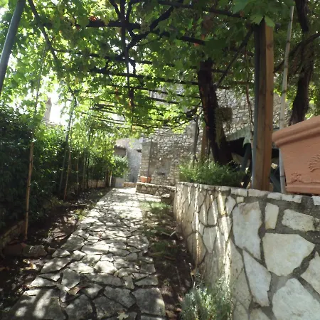 Casa In Borgo Medievale Con Giardino Ed Escursioni Casa vacanze